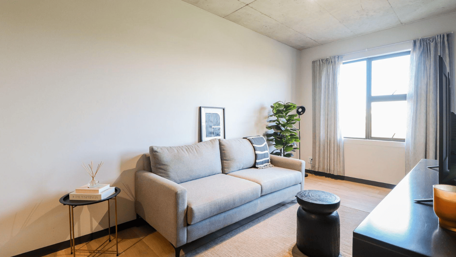 1 Bedroom Apartment / Flat to Rent in Barlow Park- Flats And Houses Listing - iThemba