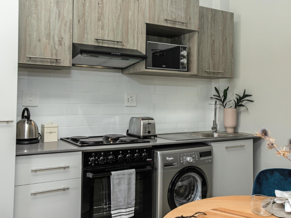 1 Bedroom Apartment / Flat to Rent in Sunninghill - Flats And Houses Listing - iThemba