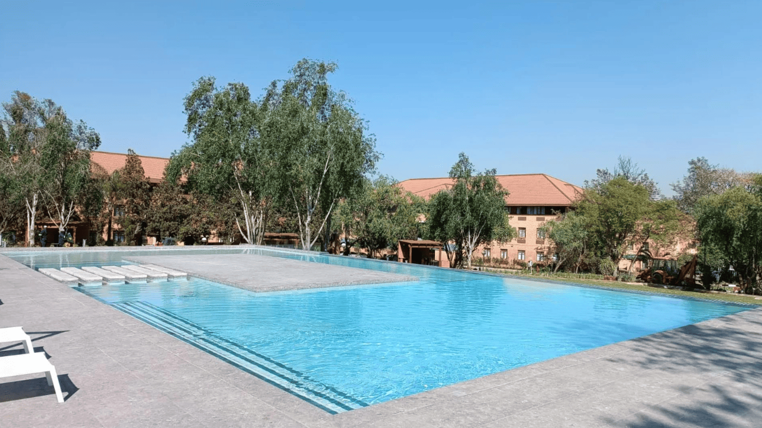 0.5 Bedroom Apartment / Flat to Rent in Sunninghill - Flats And Houuses Listing - iThemba