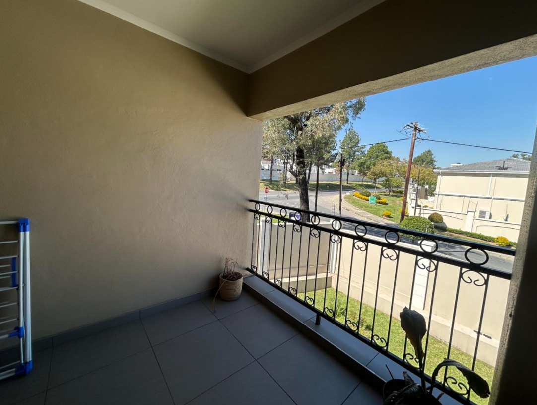 2 Bedroom Apartment in Carlswald 14