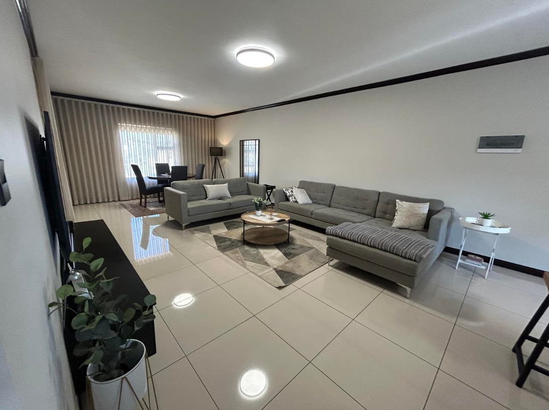 2 Bedroom Apartment in Carlswald 3