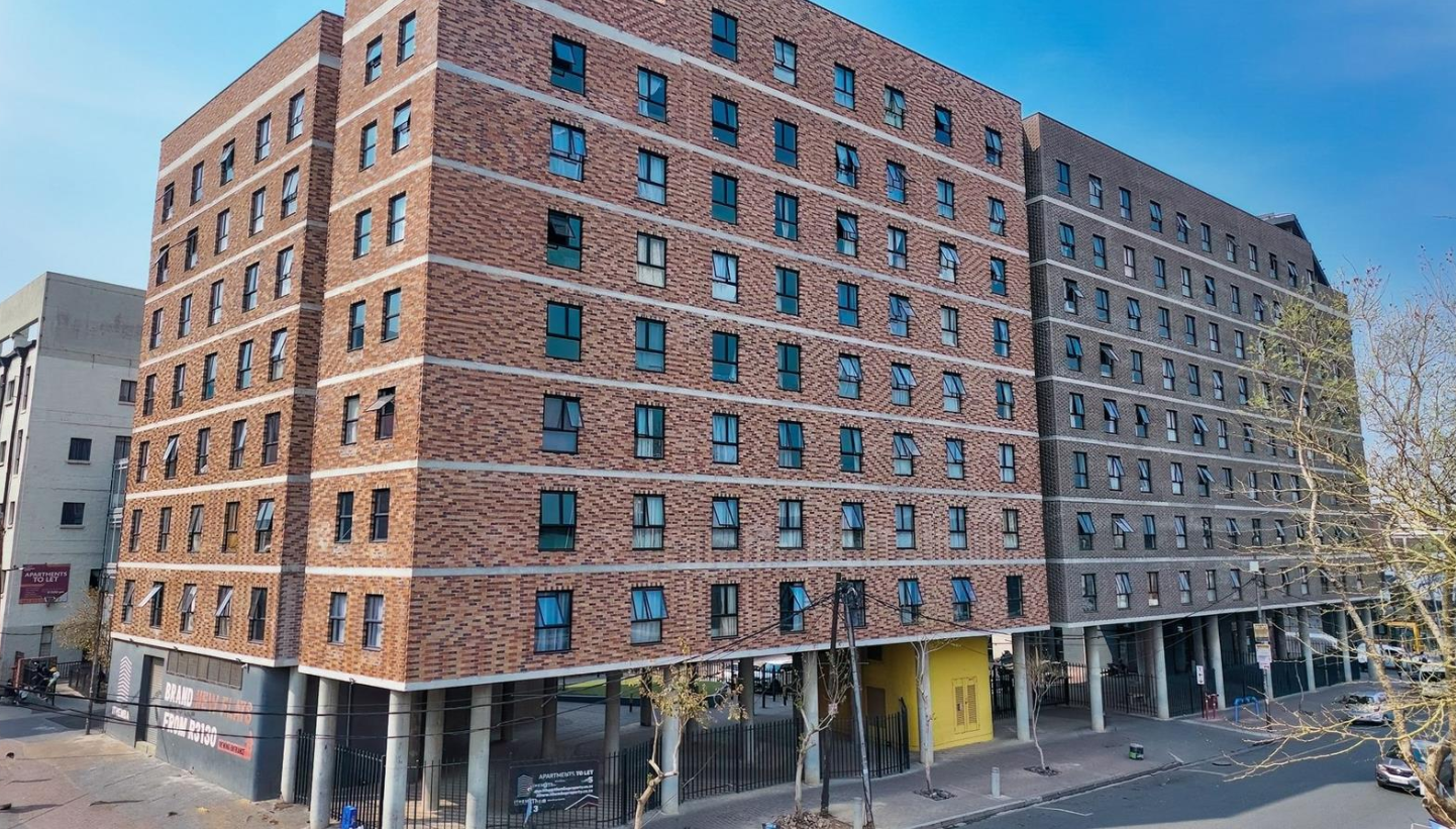 2 Bedroom Apartment to rent in New Doornfontein JHB 13