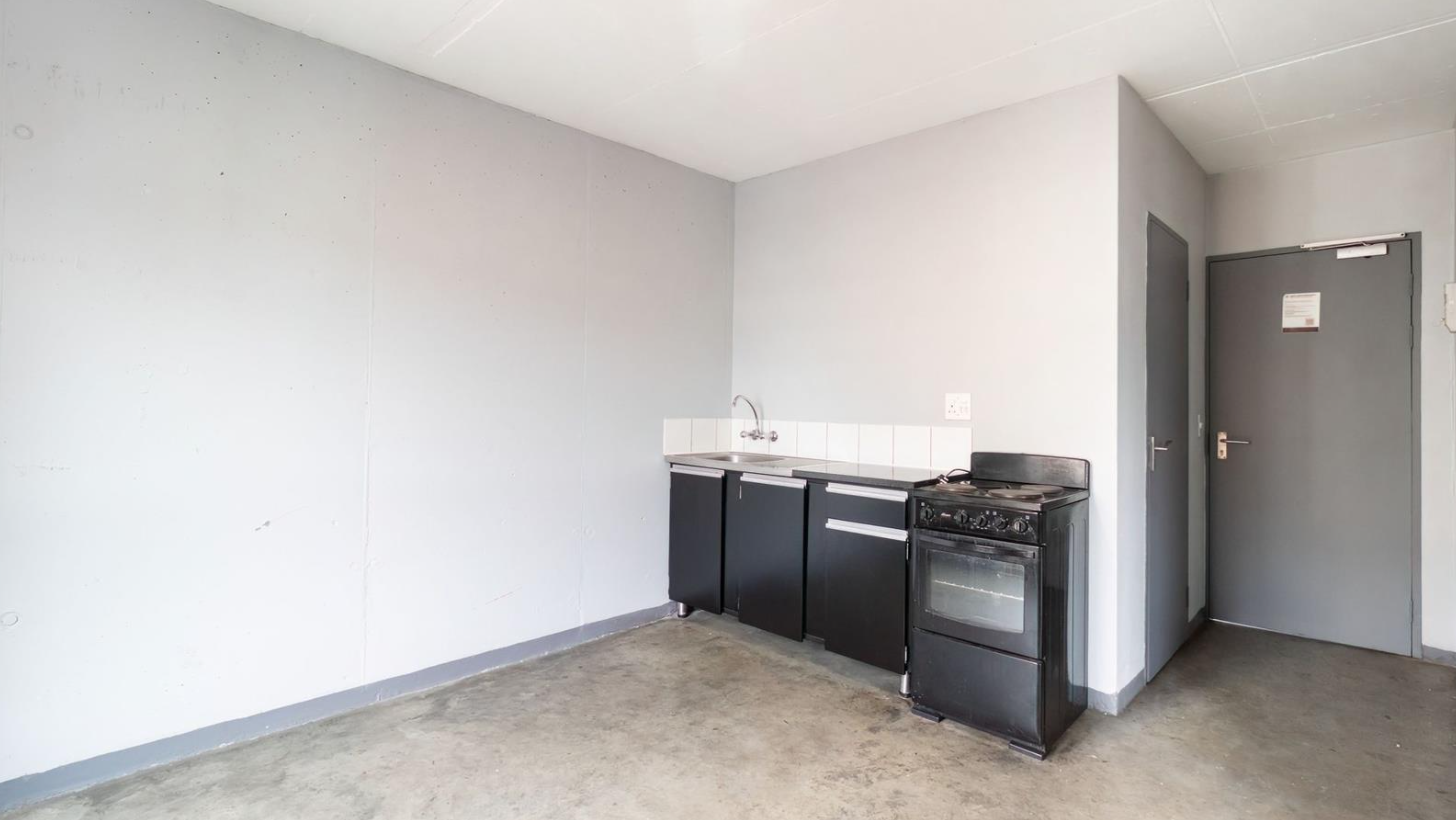2 Bedroom Apartment to rent in New Doornfontein JHB 5