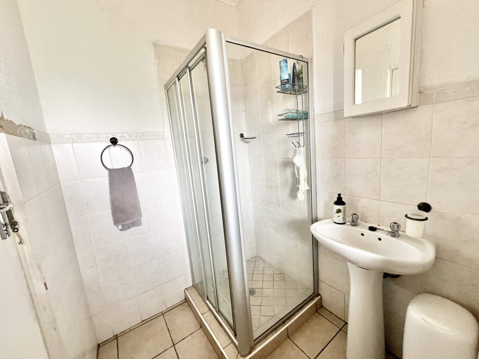 1 Bedroom Apartment / Flat for Sale in Halfway Gardens - Flats & Houses SA