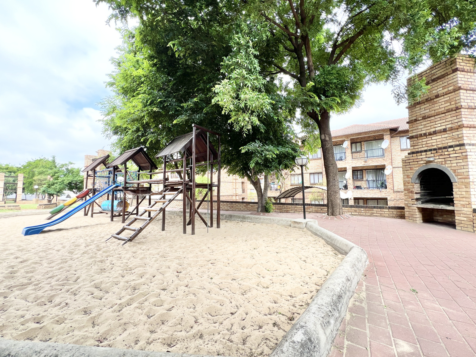 1 Bedroom Apartment / Flat for Sale in Halfway Gardens - Flats & Houses SA